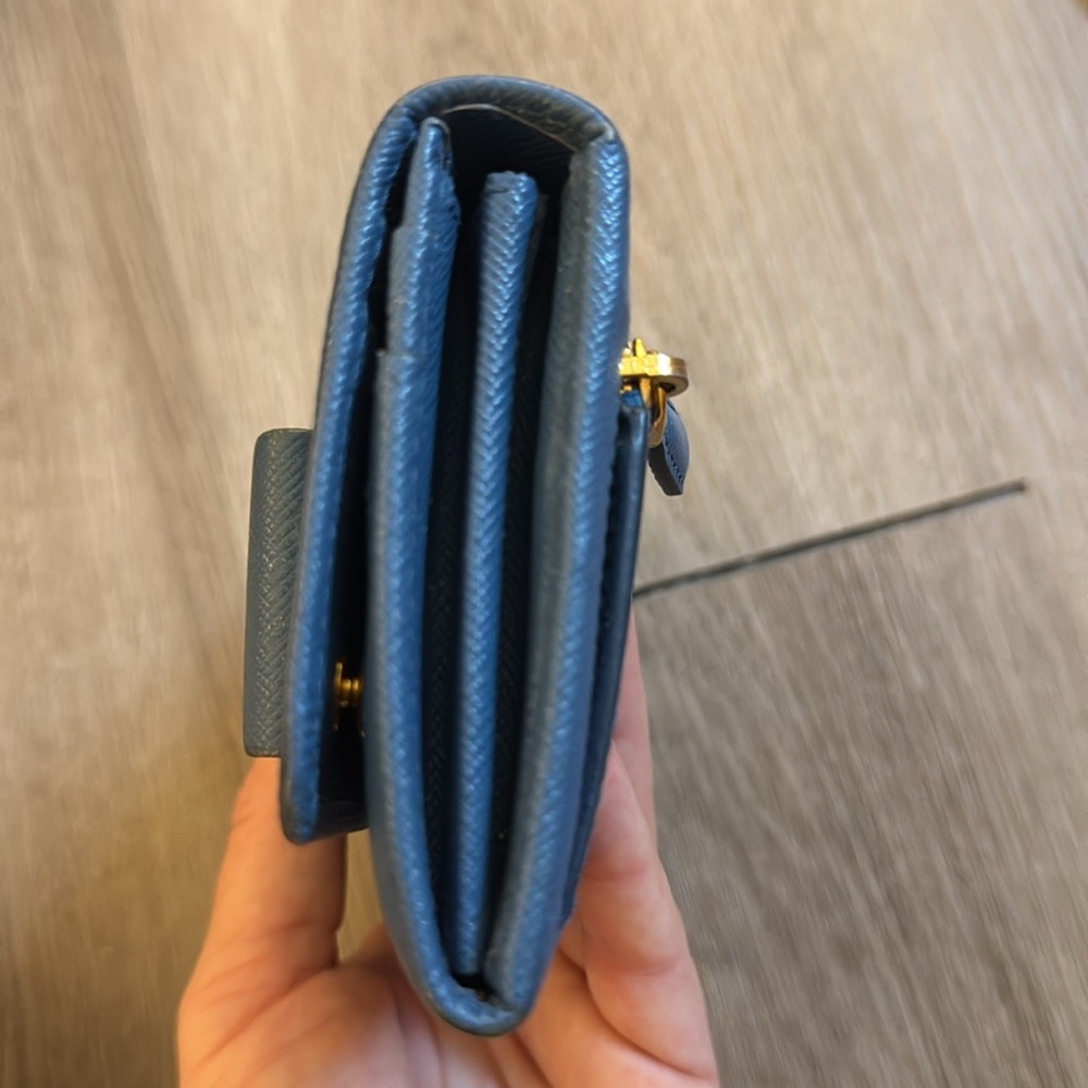 Prada Wallet - Picture 6 of 10